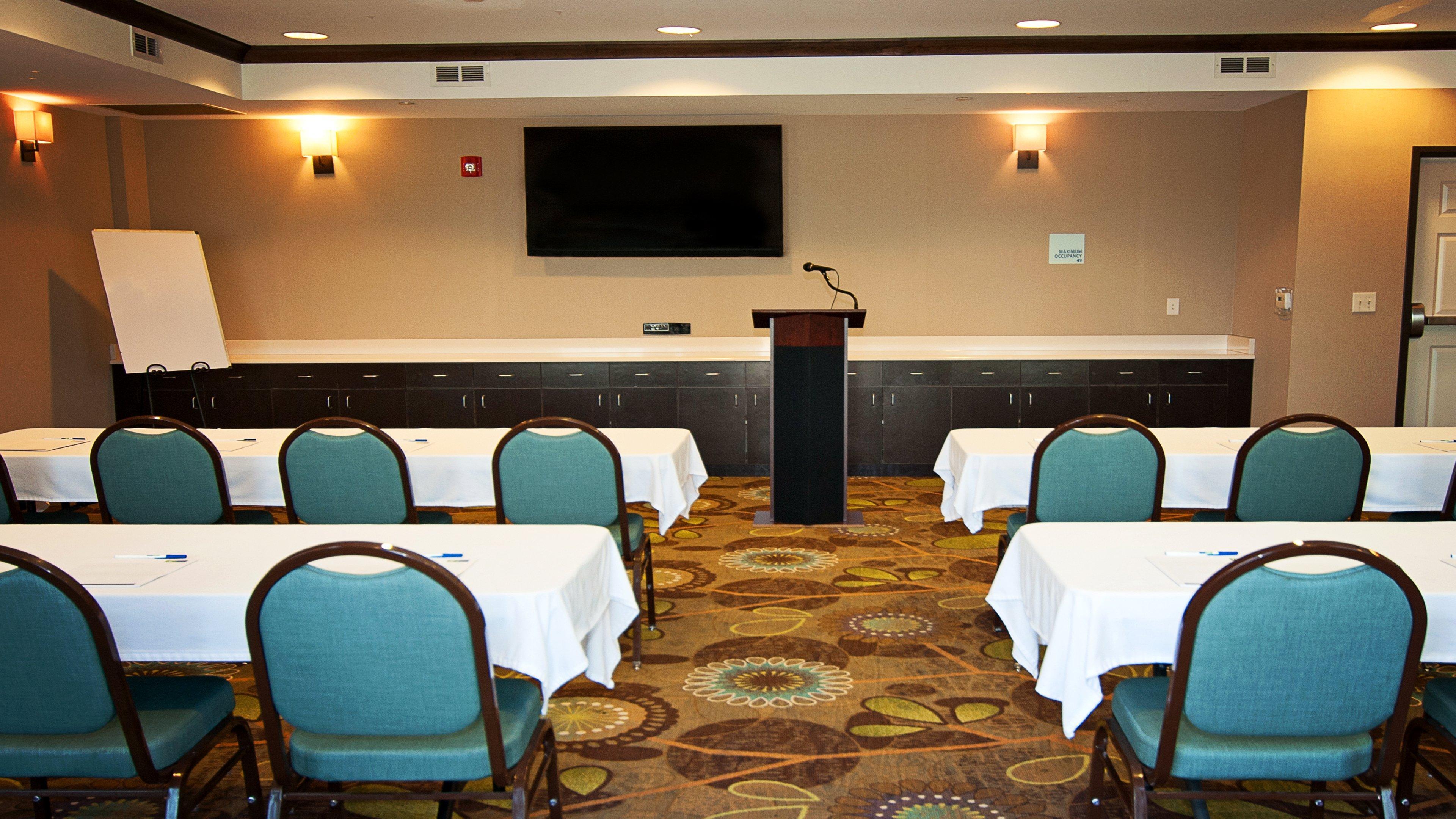 Holiday Inn Express Hotel & Suites Wichita Northeast By Ihg Exterior foto